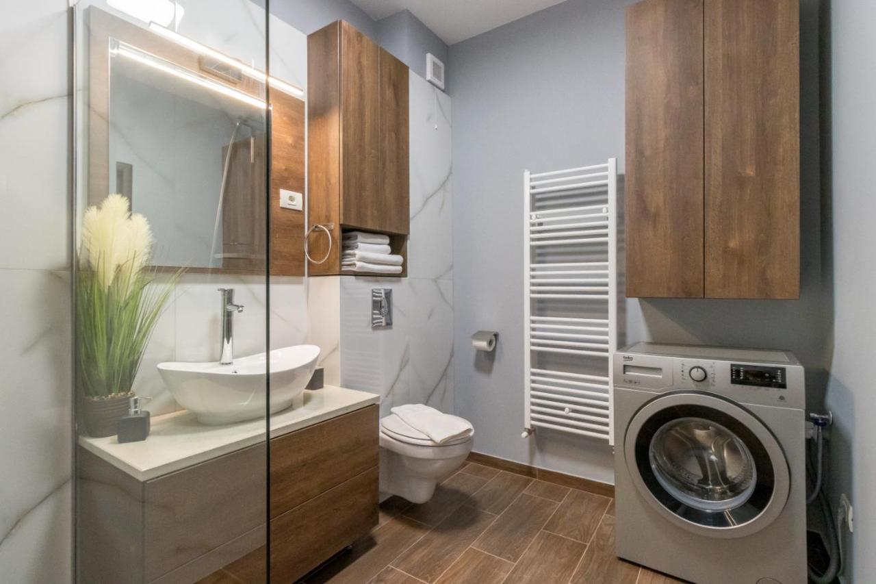 Modern Downtown Apartment Cluj Napoca Bagian luar foto