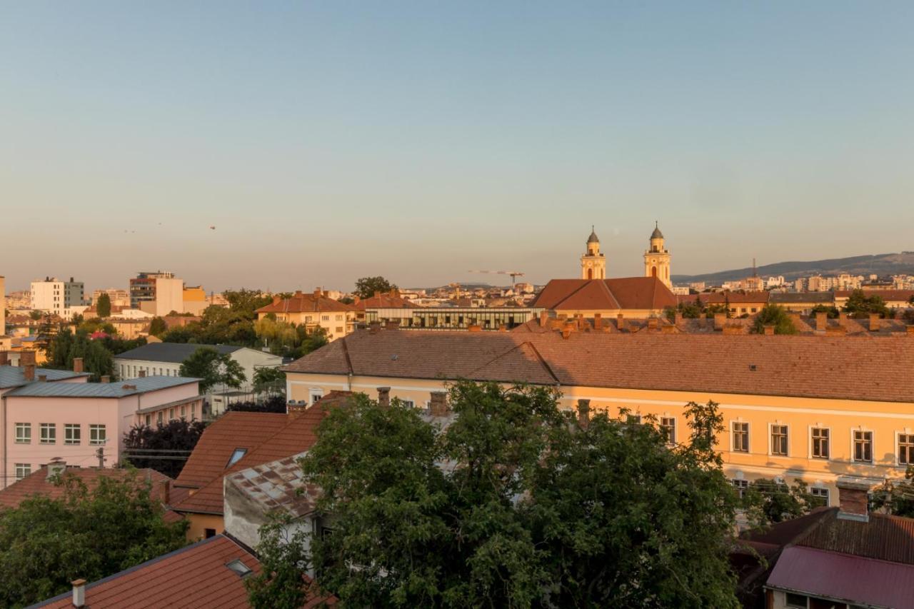 Modern Downtown Apartment Cluj Napoca Bagian luar foto