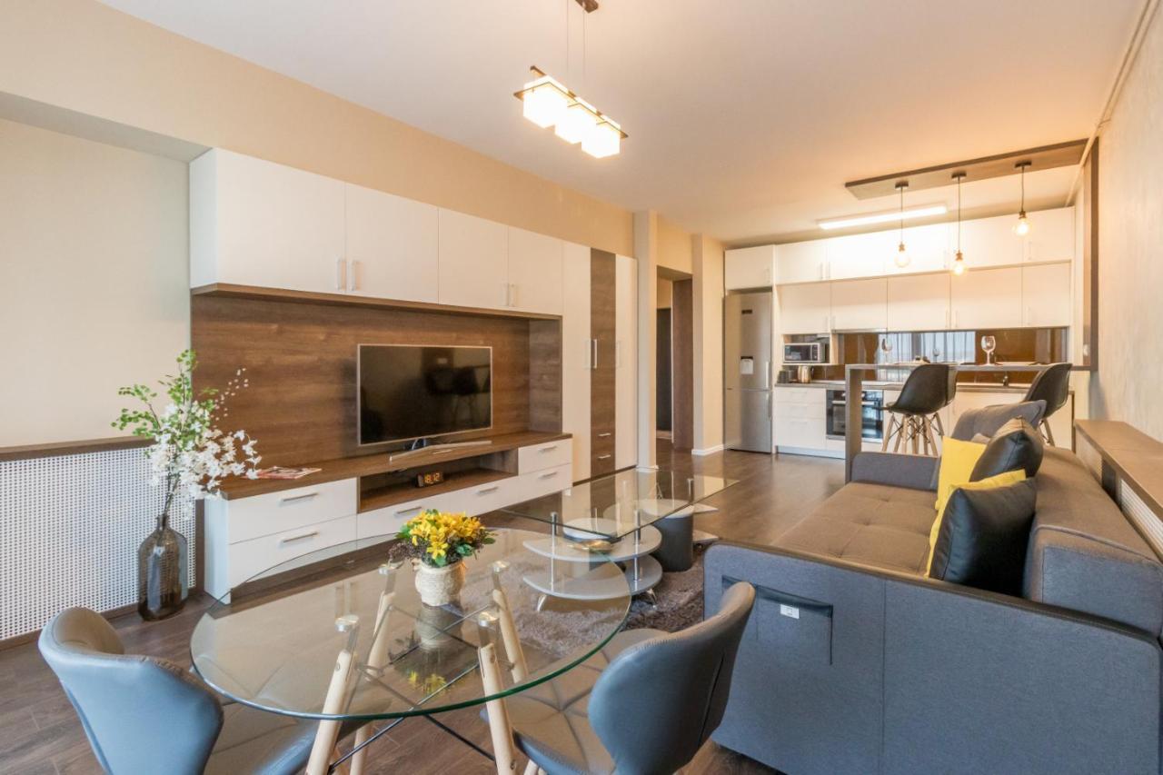 Modern Downtown Apartment Cluj Napoca Bagian luar foto