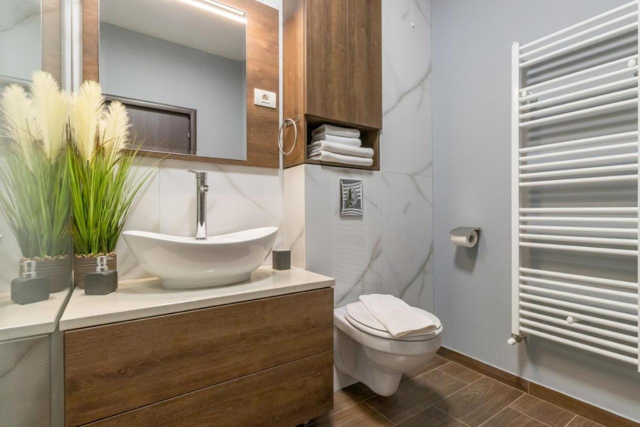 Modern Downtown Apartment Cluj Napoca Bagian luar foto