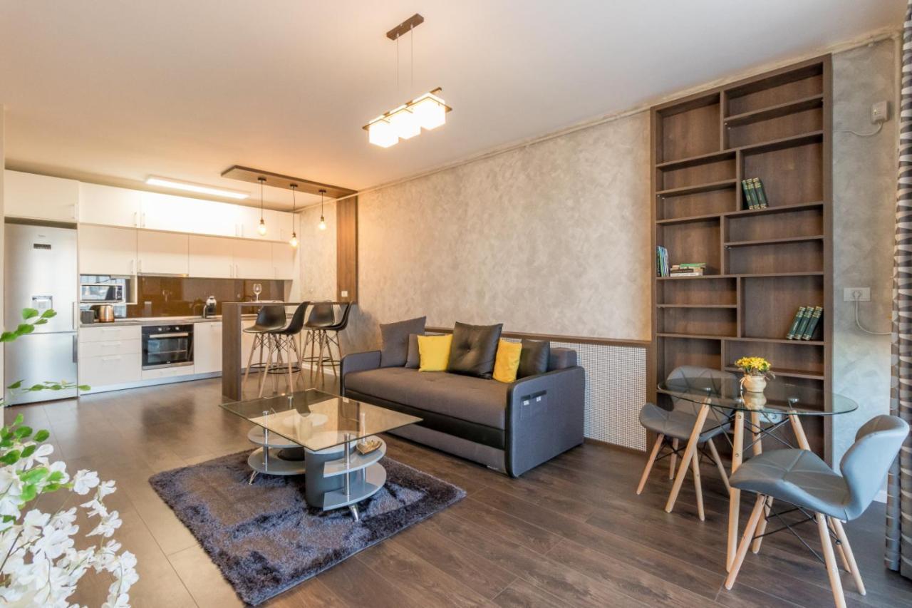Modern Downtown Apartment Cluj Napoca Bagian luar foto