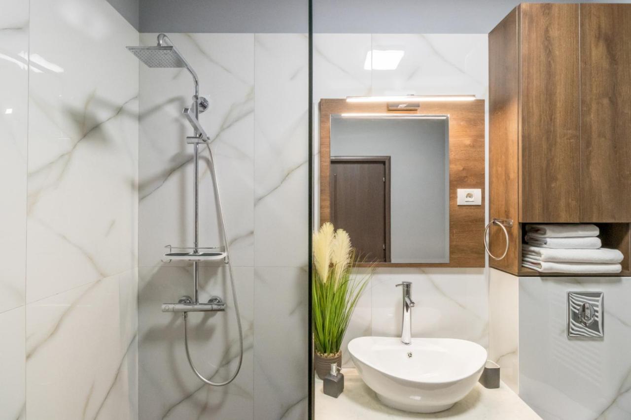 Modern Downtown Apartment Cluj Napoca Bagian luar foto