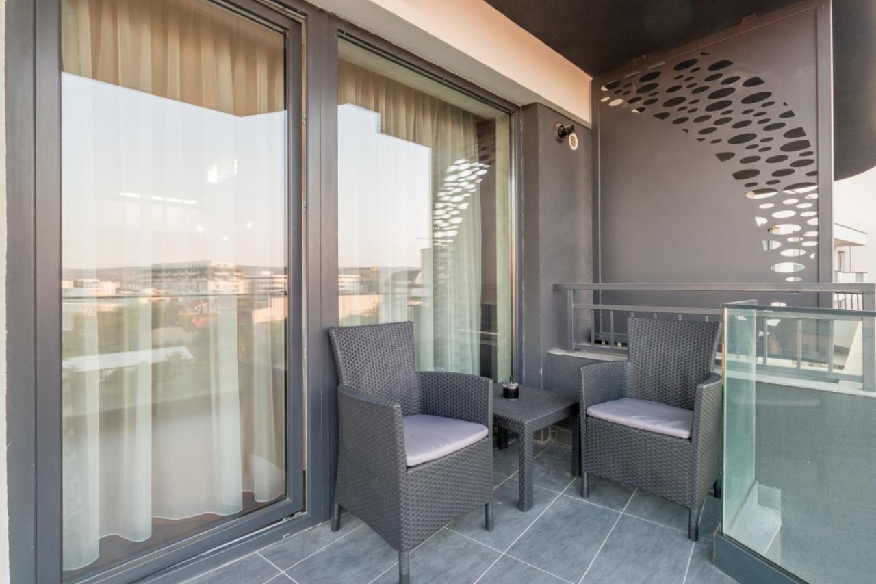 Modern Downtown Apartment Cluj Napoca Bagian luar foto